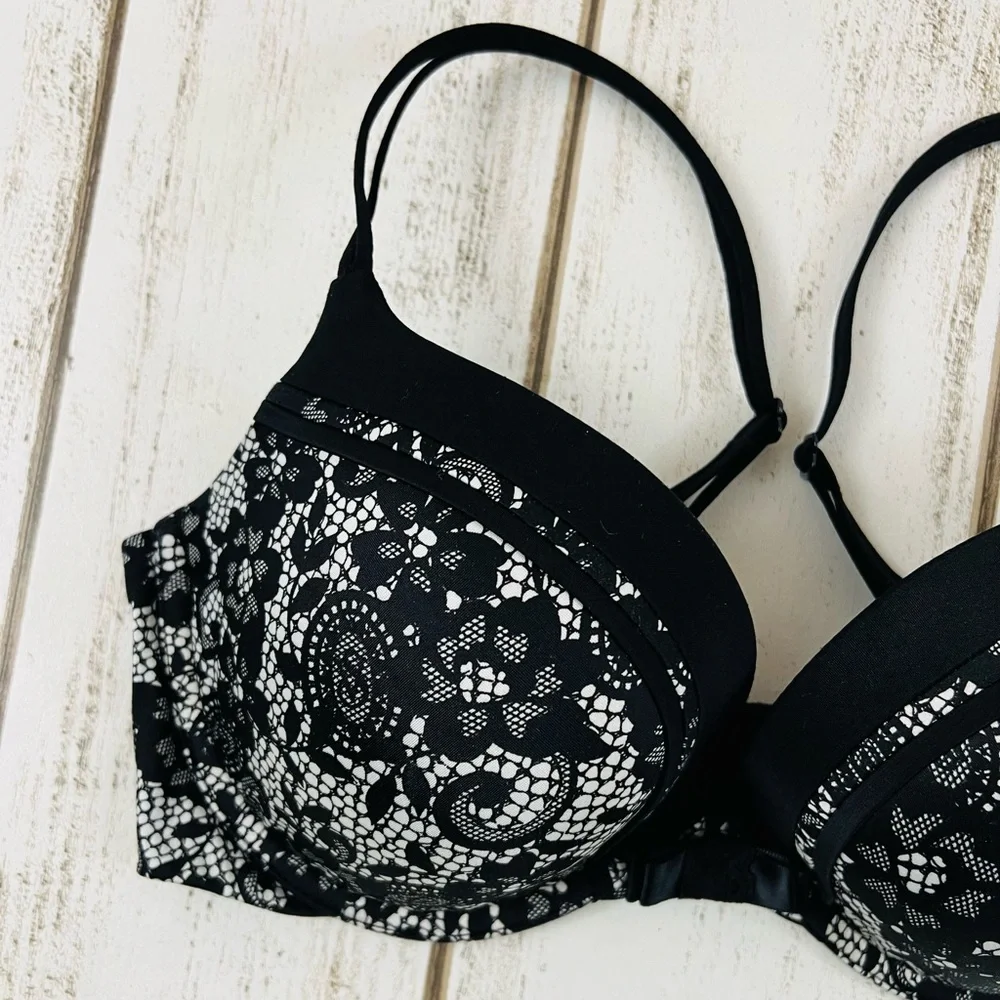 34D Victoria’s Secret Very Sexy Push Up Bra - Picture 3 of 8